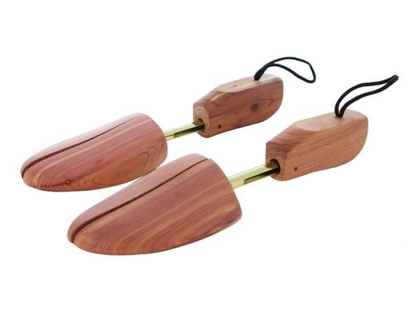 Picture of cedar shoe trees